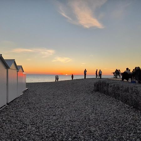 Charmante Villa plein SUD 50m de la plage - Balcon vue latérale sur Mer Mers-les-Bains Exterior foto