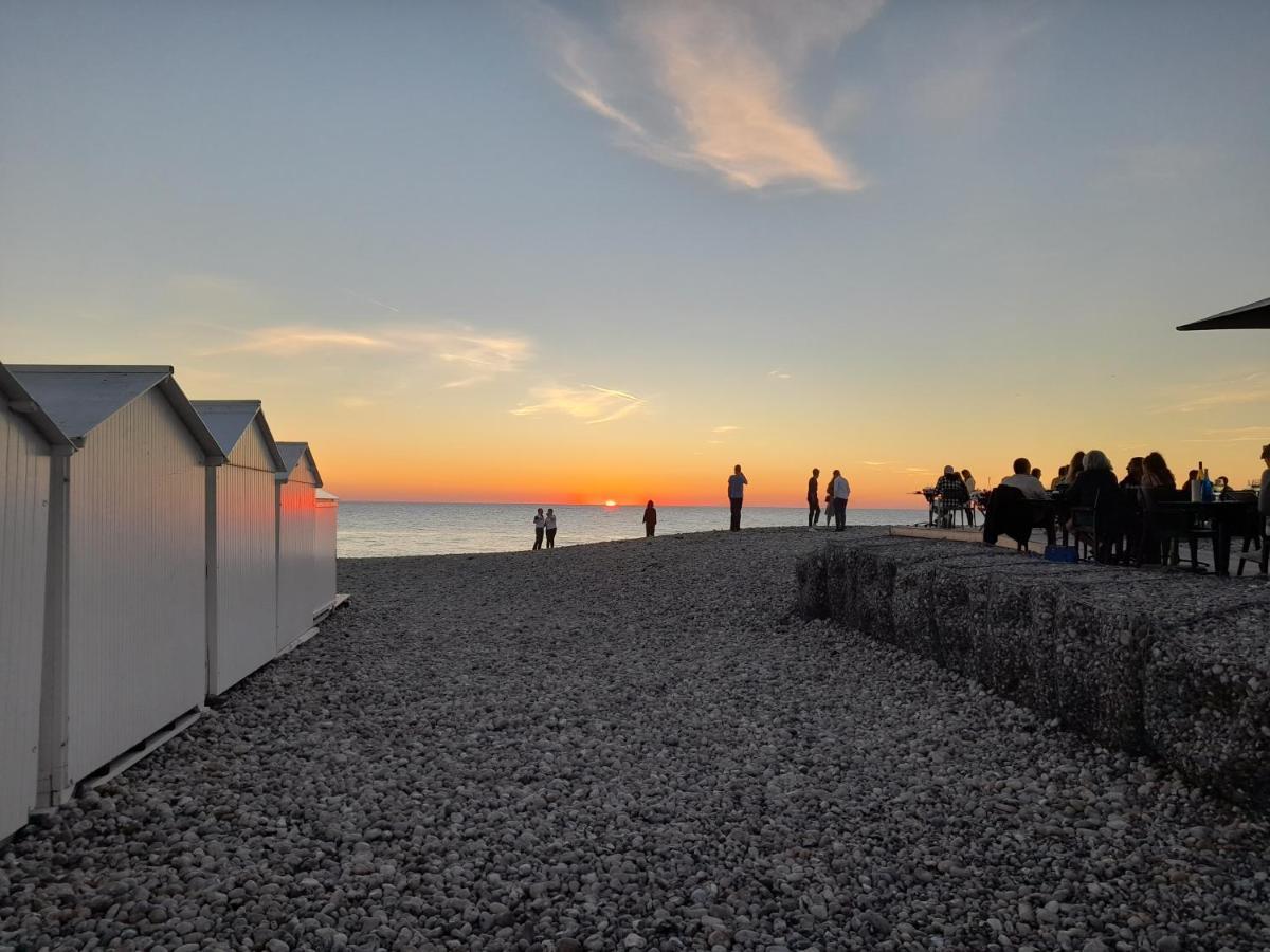 Charmante Villa plein SUD 50m de la plage - Balcon vue latérale sur Mer Mers-les-Bains Exterior foto